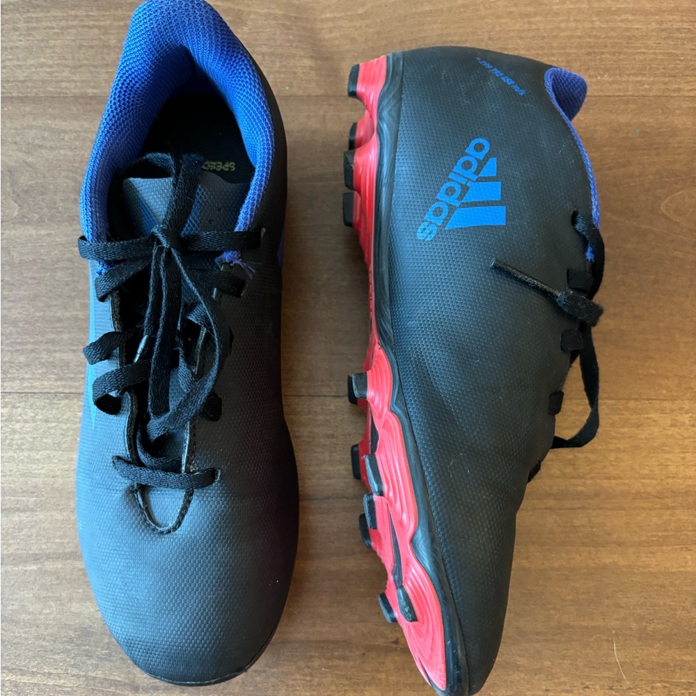 Adidas soccer cleats 4.5y